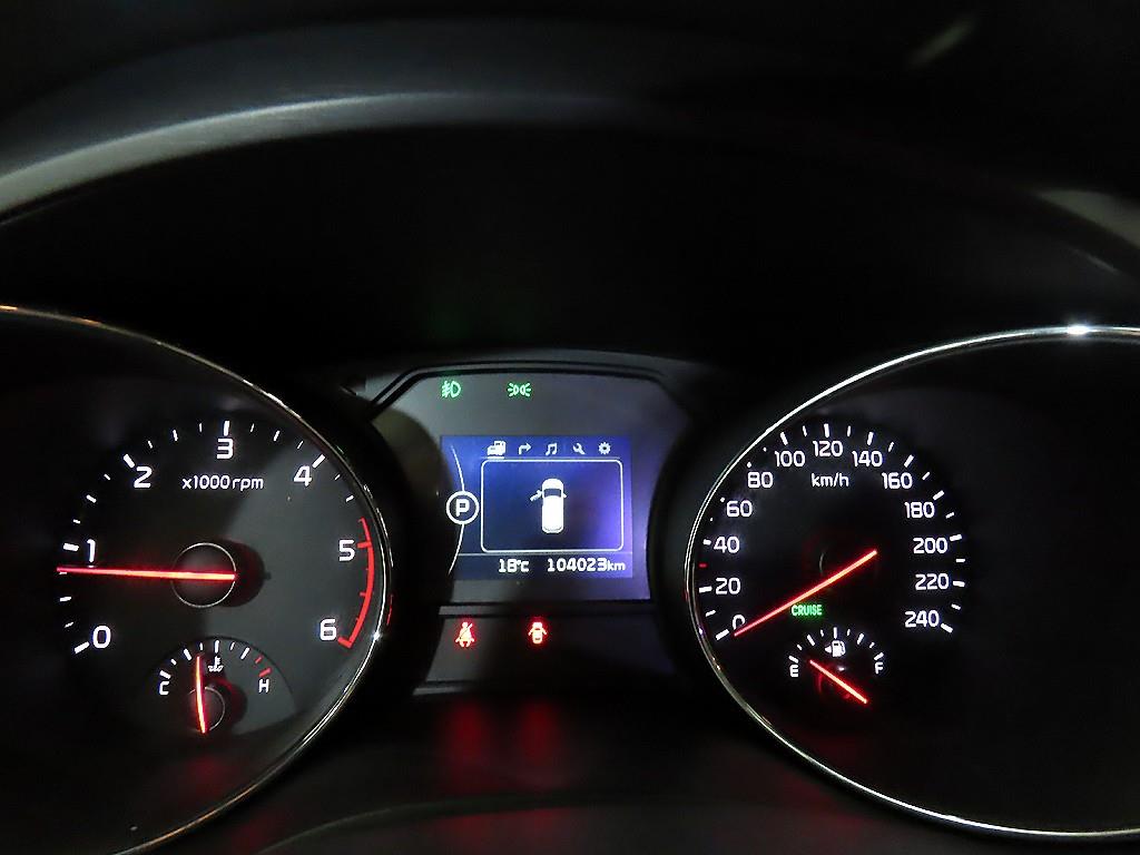 KIA Carnival - Vista 9