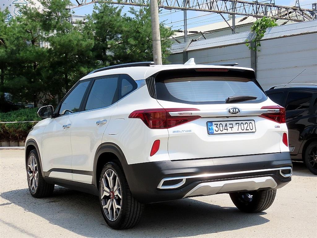 KIA Seltos - Vista 3