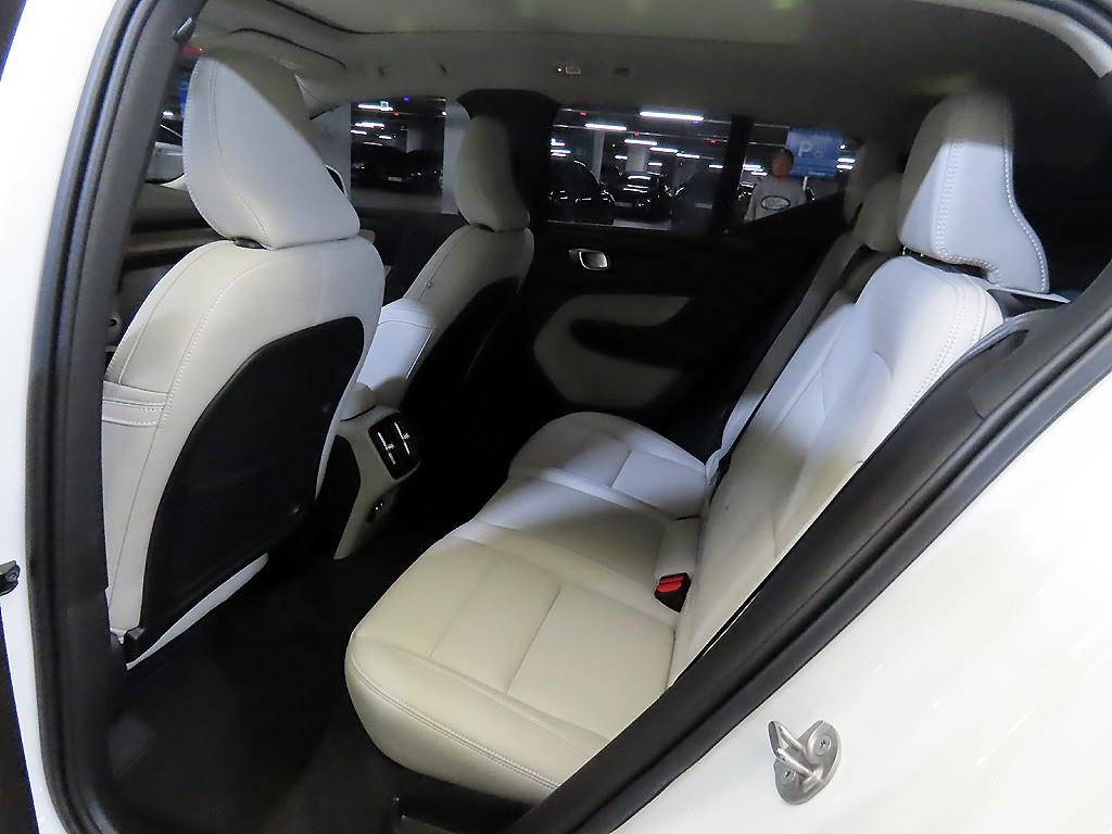 Volvo XC40 - Vista 7