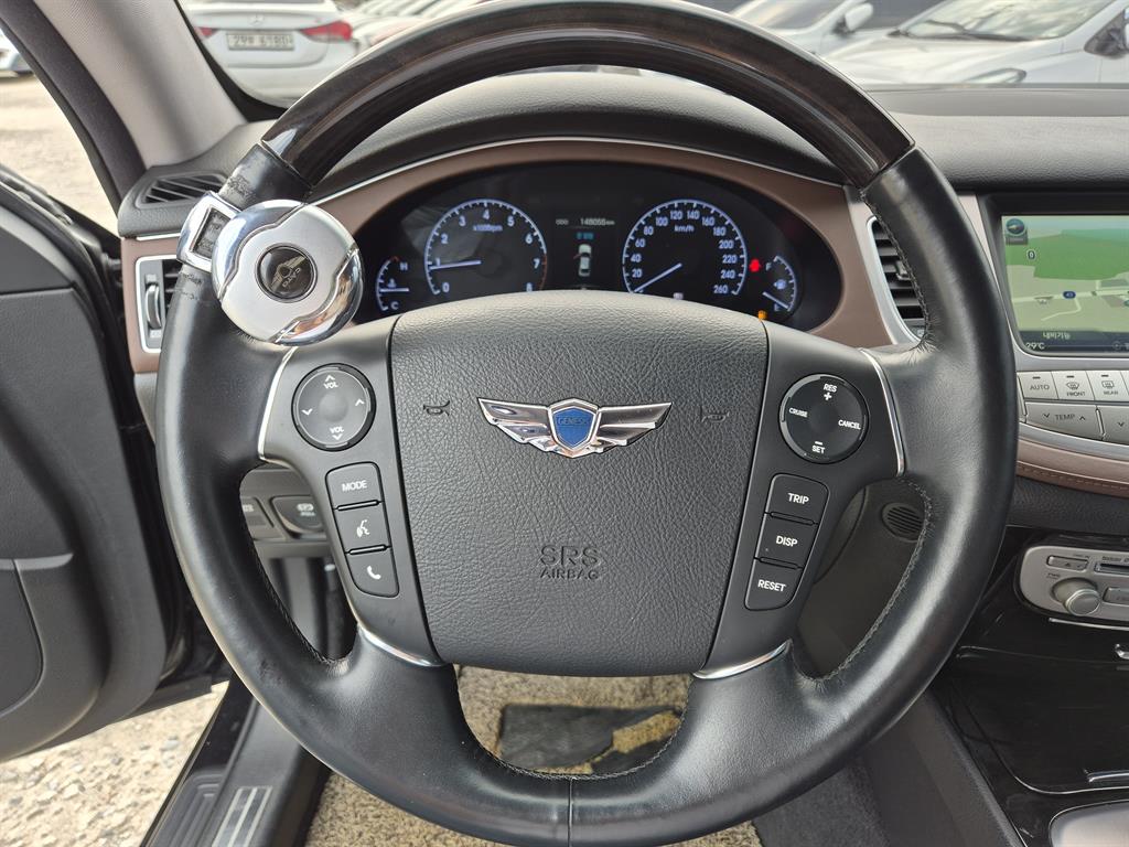 HYUNDAI Genesis - Vista 12