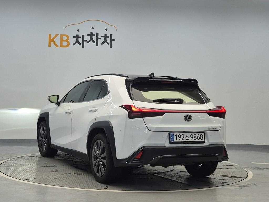 Lexus UX - Vista 2