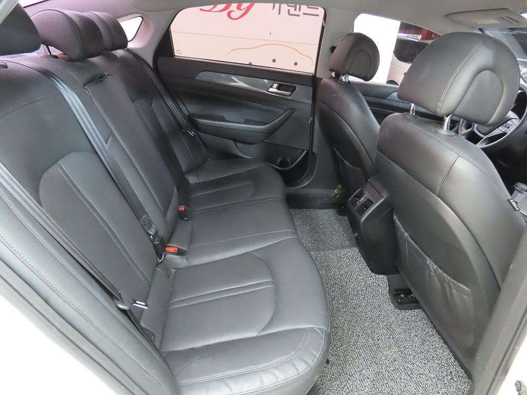 HYUNDAI Sonata - Vista 6