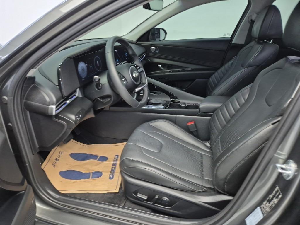HYUNDAI Avante - Vista 11