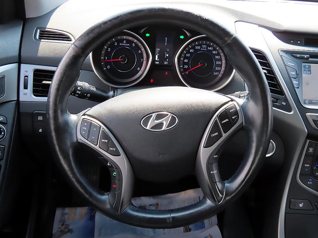 HYUNDAI Avante - Vista 7
