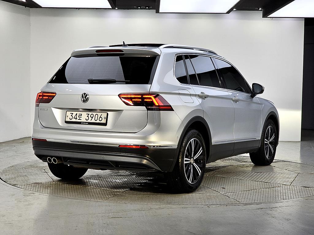 Volkswagen Tiguan - Vista 4