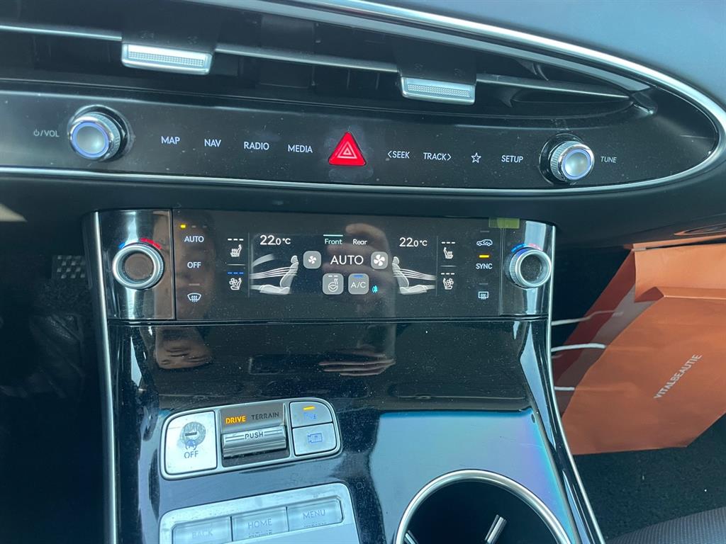 Genesis GV70 - Vista 11