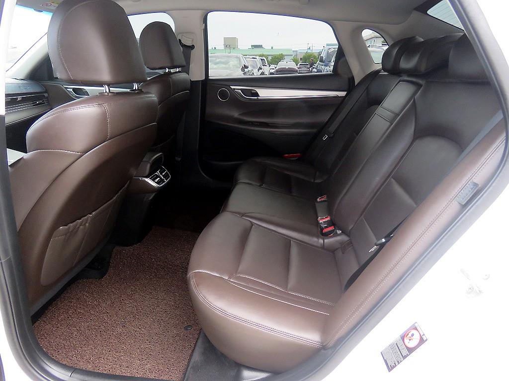 HYUNDAI Grandeur - Vista 7