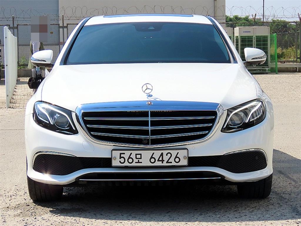Mercedes Benz E class 2018 Blanco - Importación desde Corea - HF Imports Iquique - Foto 1