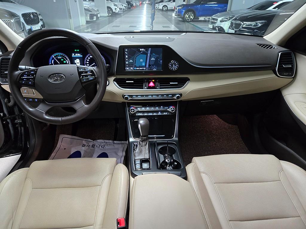 HYUNDAI Grandeur - Vista 9