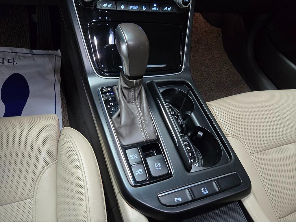 HYUNDAI Grandeur - Vista 11