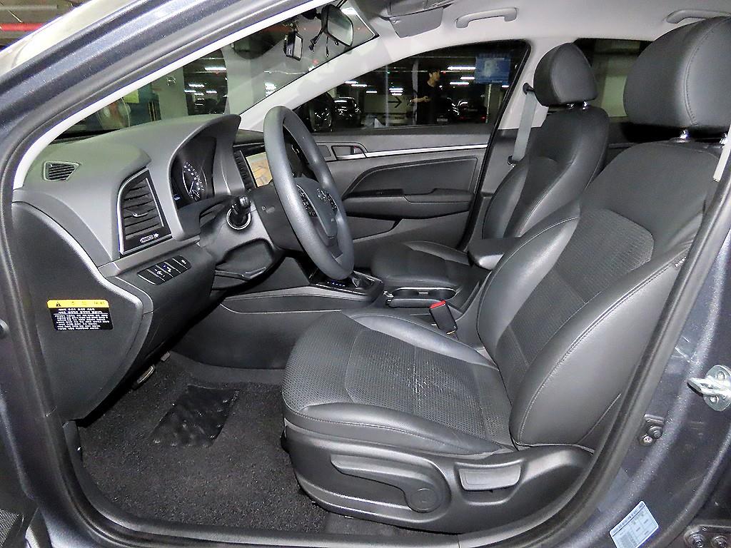 HYUNDAI Avante - Vista 6