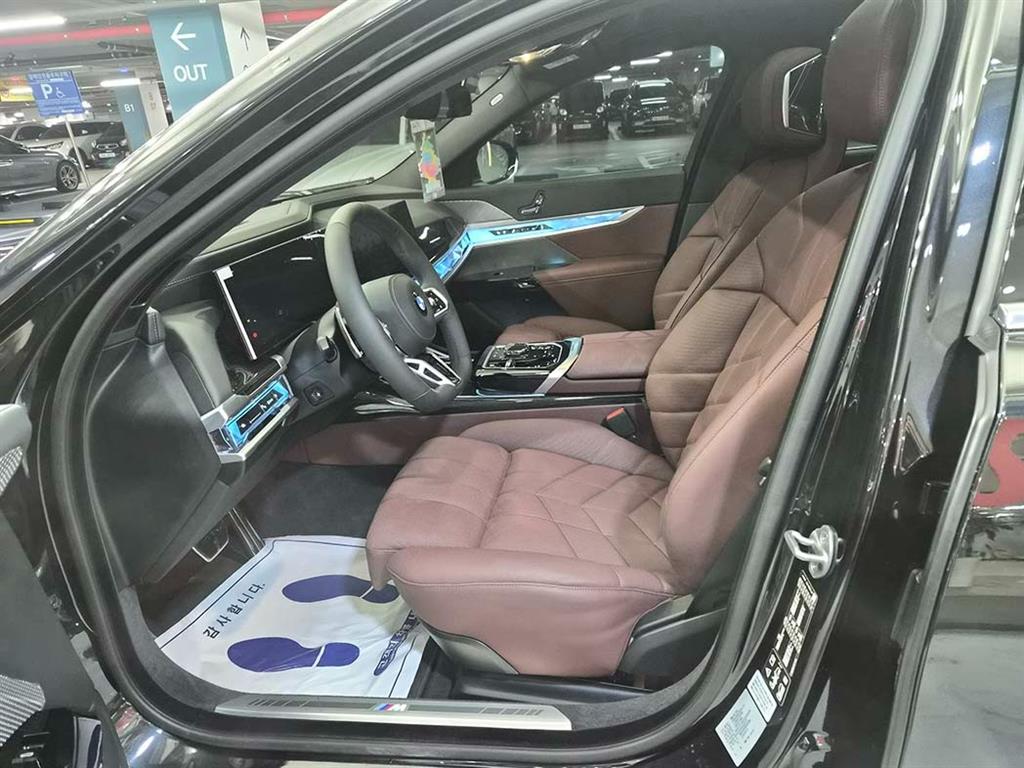 BMW 7 Series - Vista 6