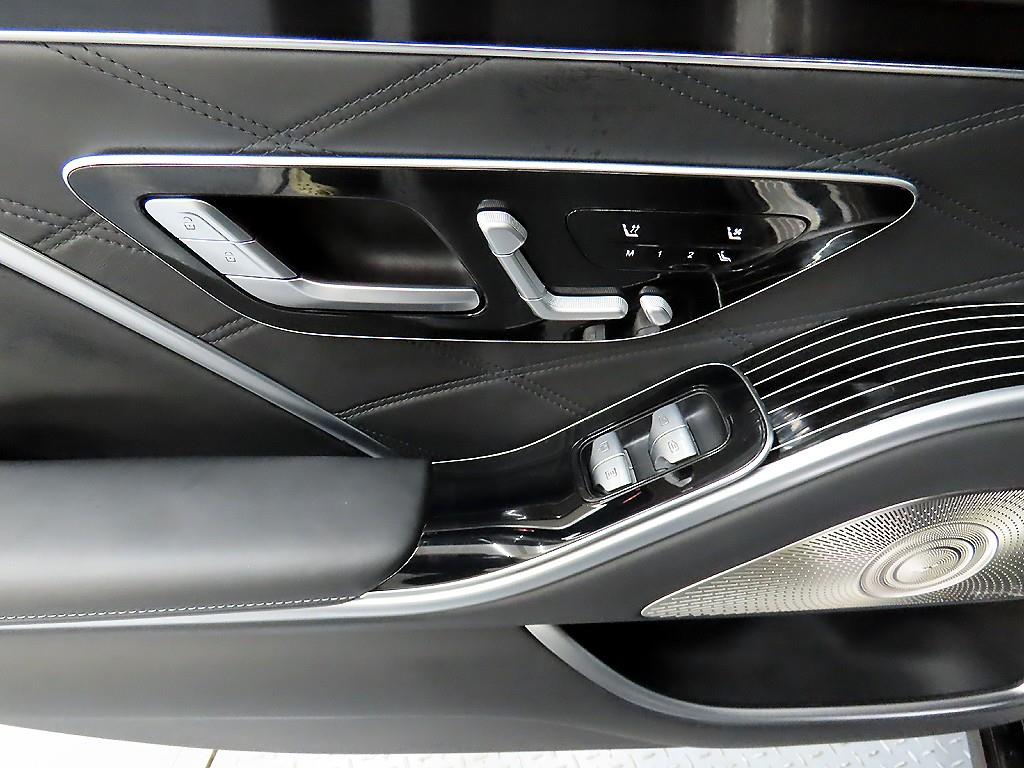 Mercedes Benz S Class - Vista 12
