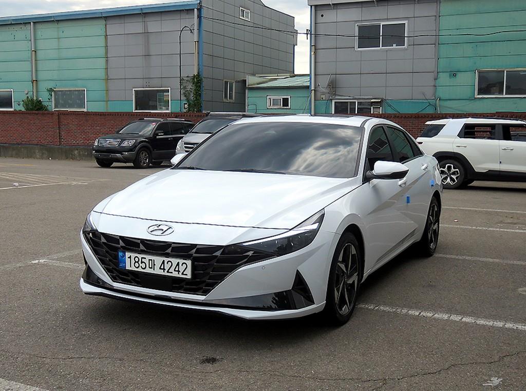 HYUNDAI Avante - Vista 2