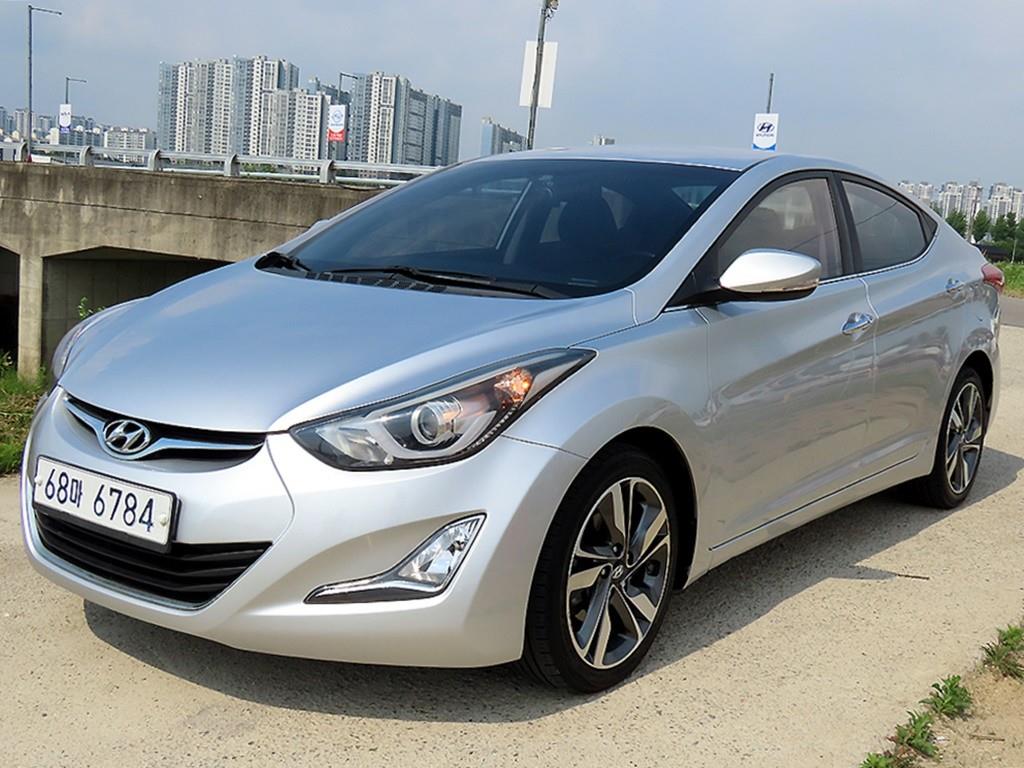 HYUNDAI Avante - Vista 2