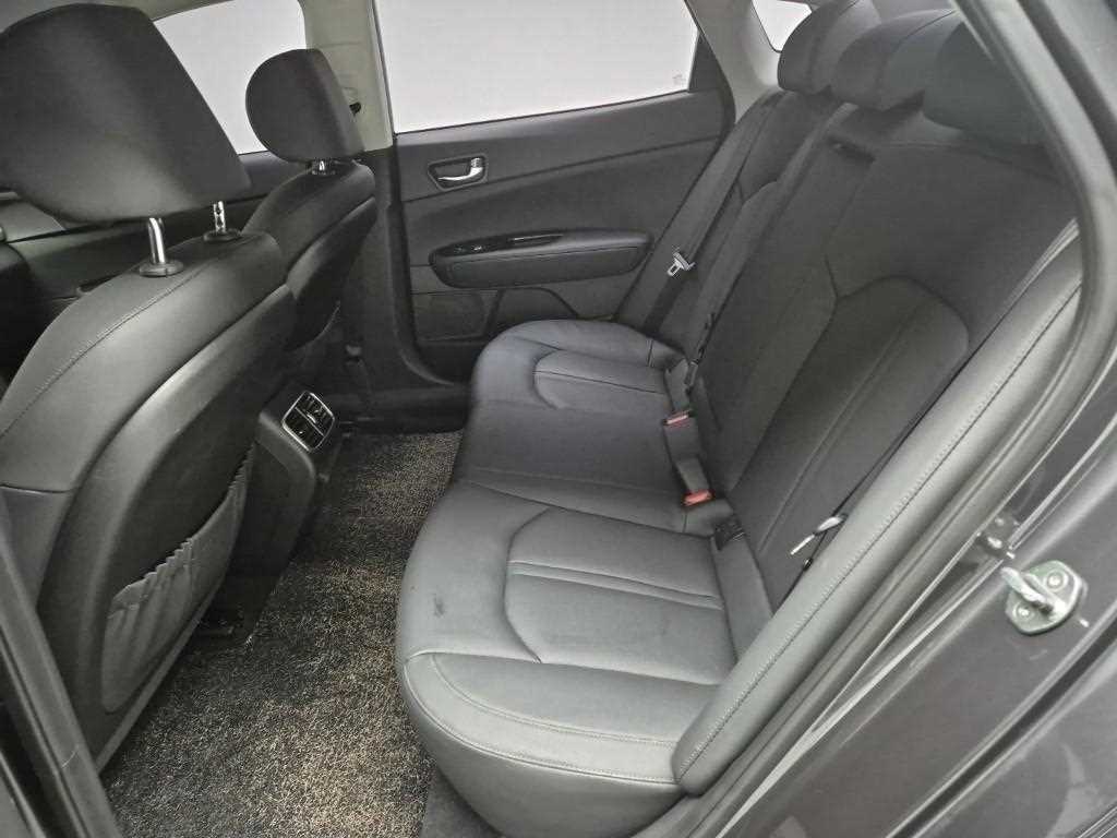 KIA K5 - Vista 12