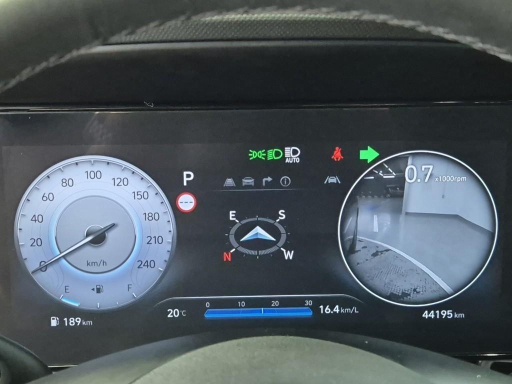 HYUNDAI Avante - Vista 6