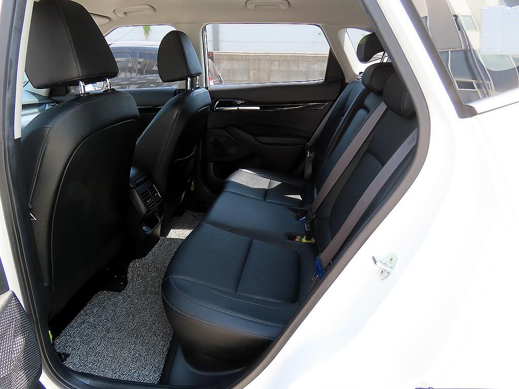 KIA Seltos - Vista 6