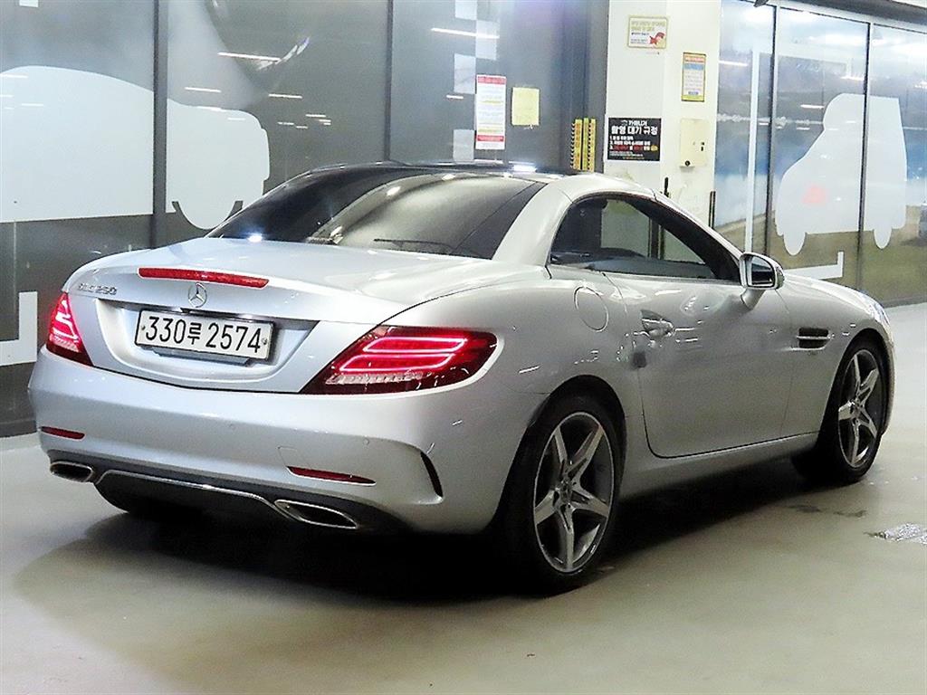 Mercedes Benz SLC Class - Vista 4