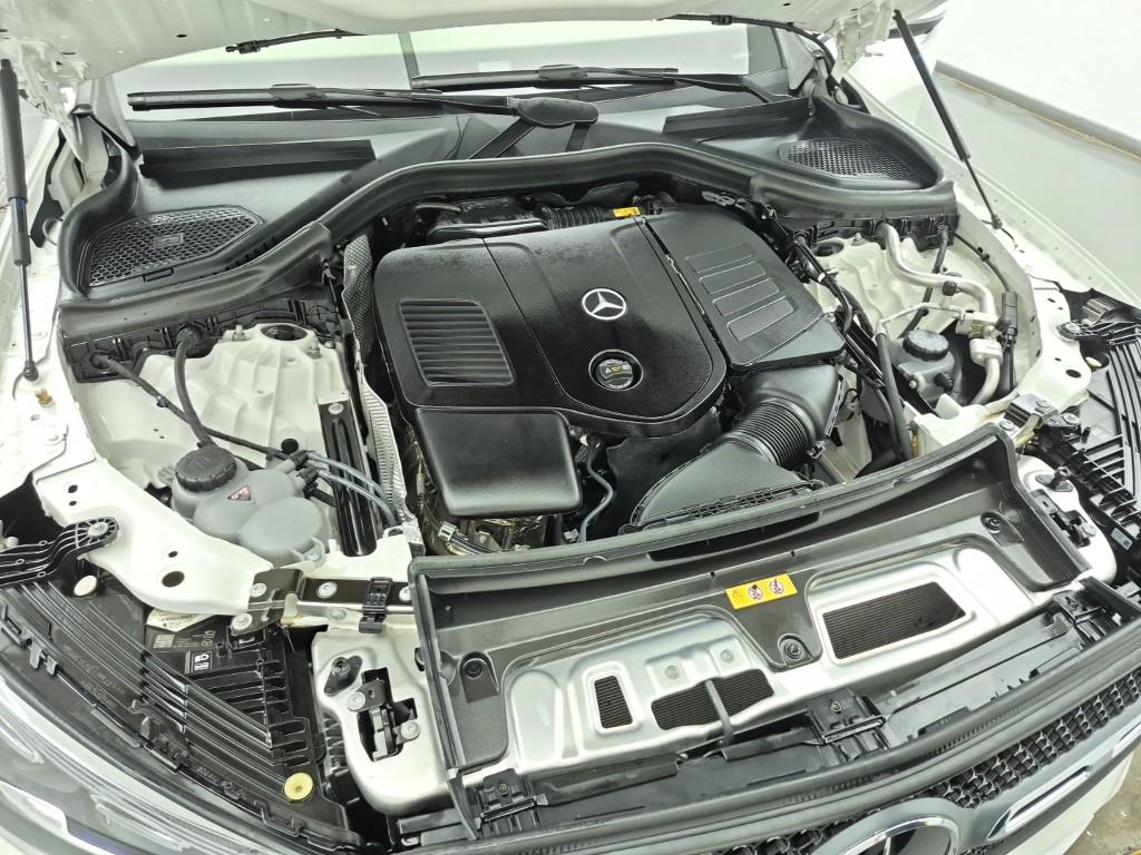 Mercedes Benz GLC Class - Vista 6