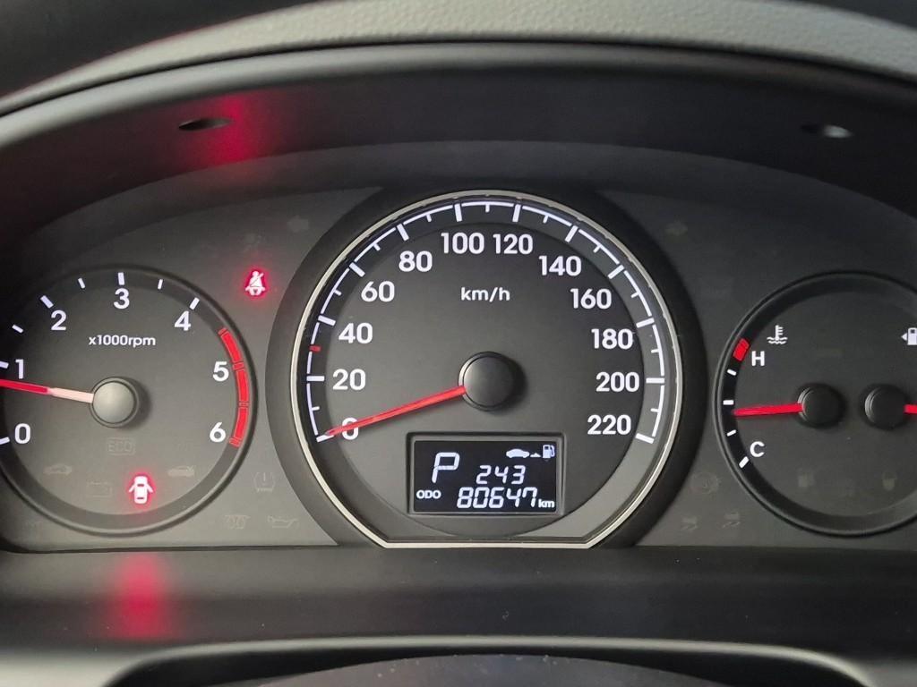 HYUNDAI Starex - Vista 6