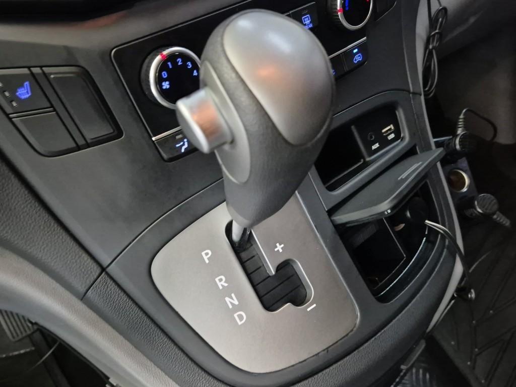 HYUNDAI Starex - Vista 8