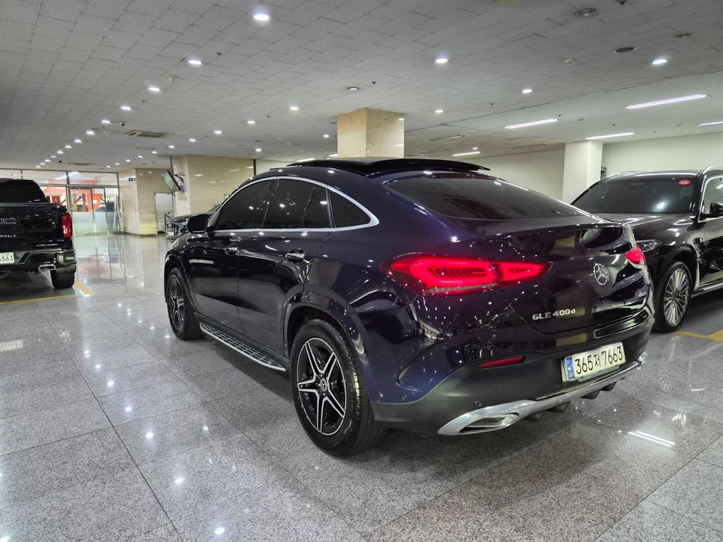 Mercedes Benz GLE Class - Vista 3