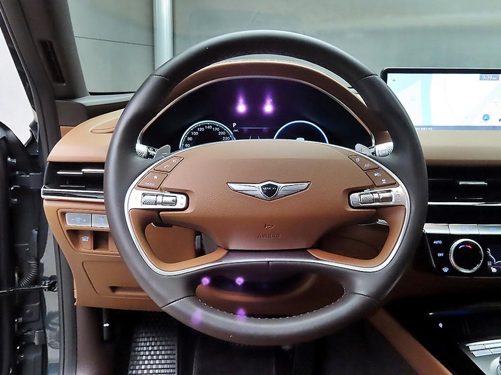 Genesis G80 - Vista 9