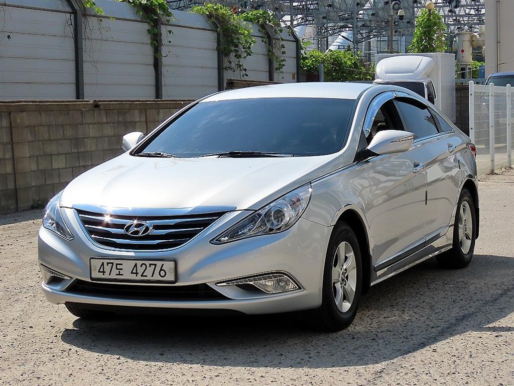 HYUNDAI Sonata - Vista 2