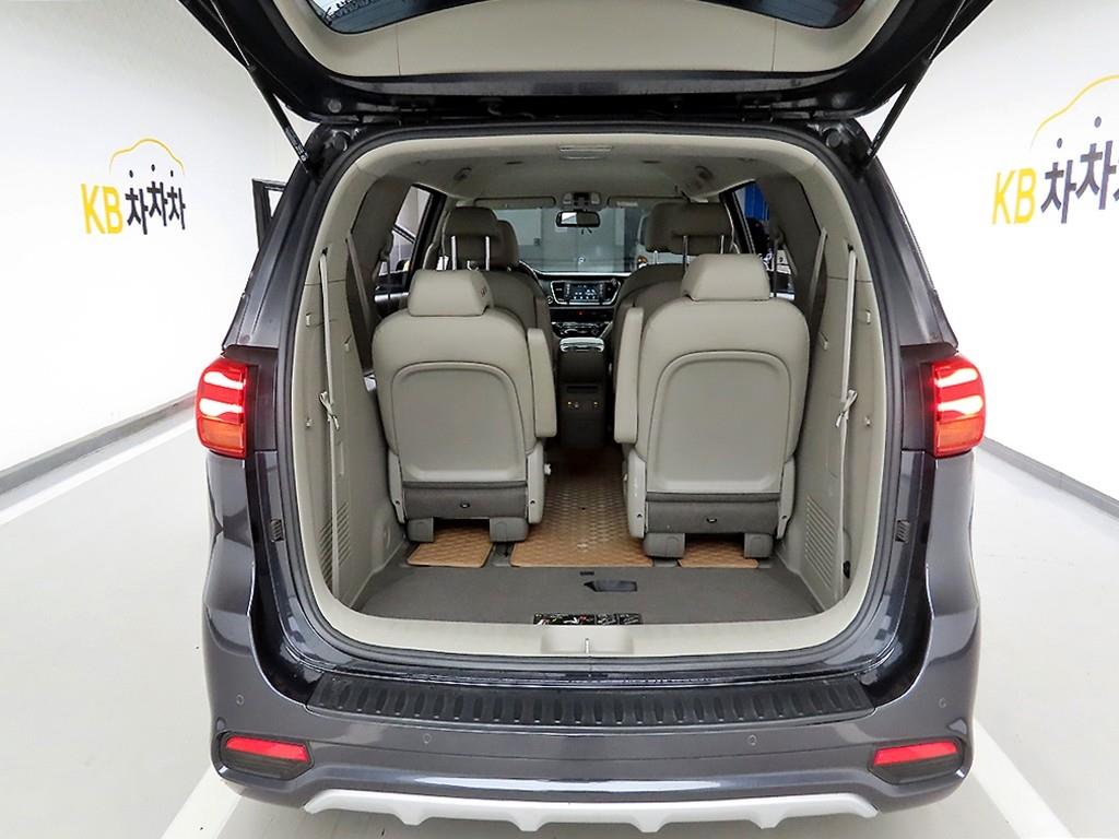 KIA Carnival - Vista 5