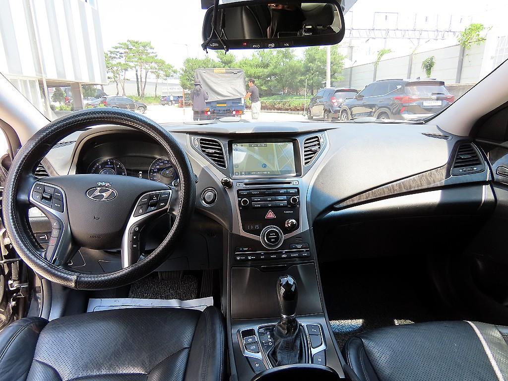 HYUNDAI Grandeur - Vista 7