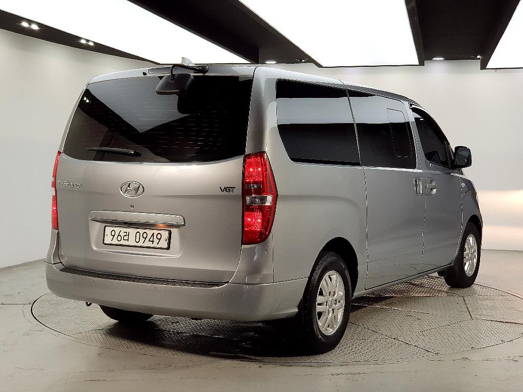HYUNDAI Starex - Vista 4