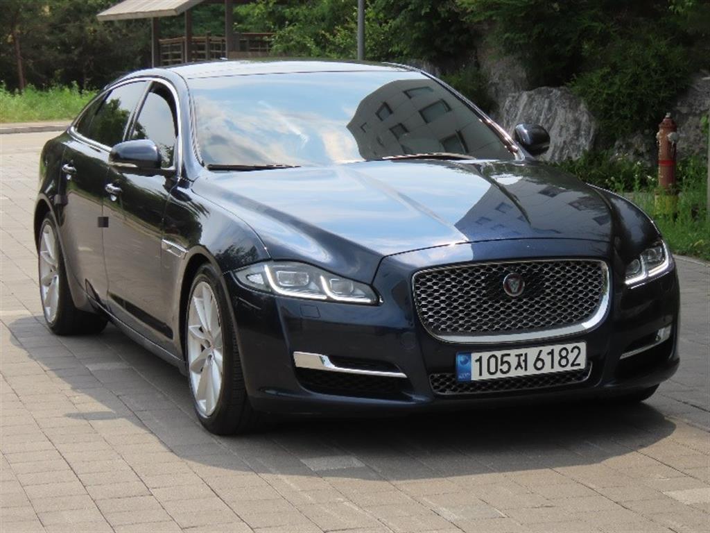 Jaguar XJ - Vista 3
