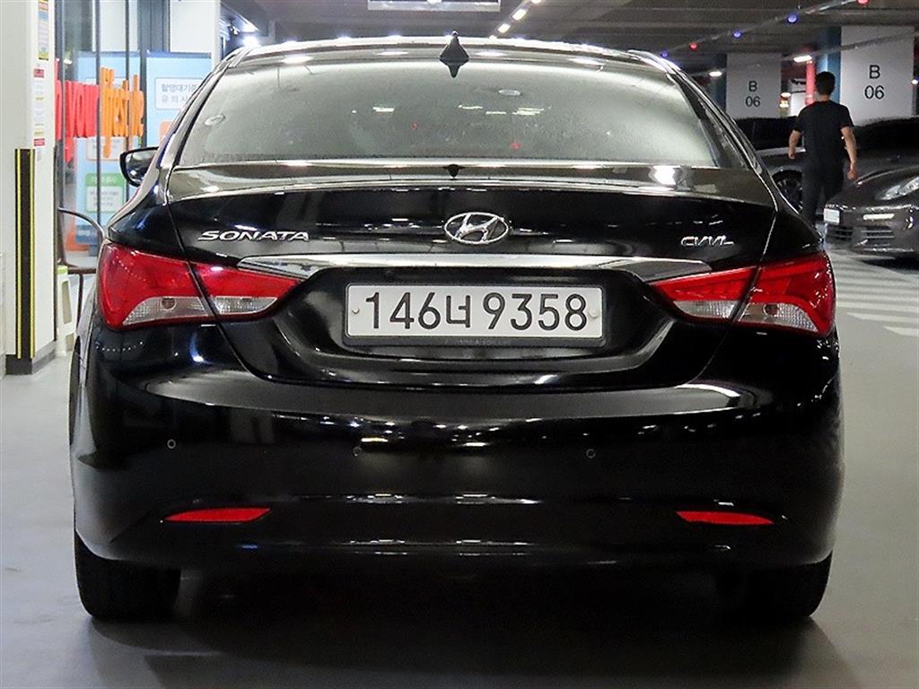 HYUNDAI Sonata - Vista 5
