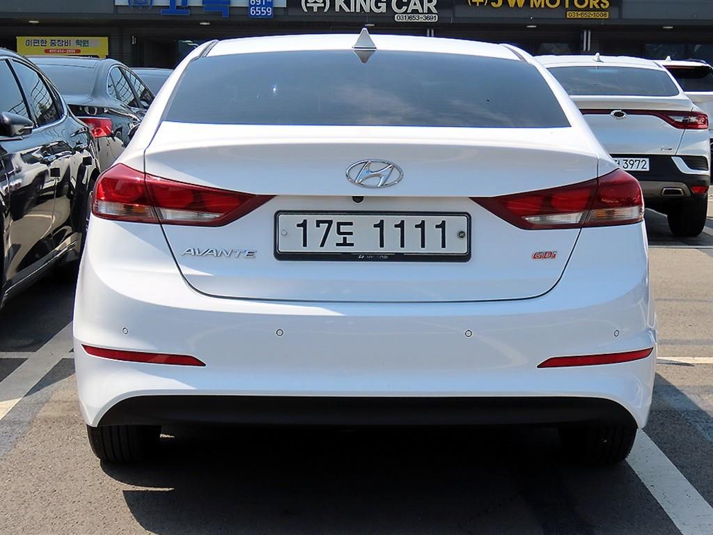 HYUNDAI Avante - Vista 4