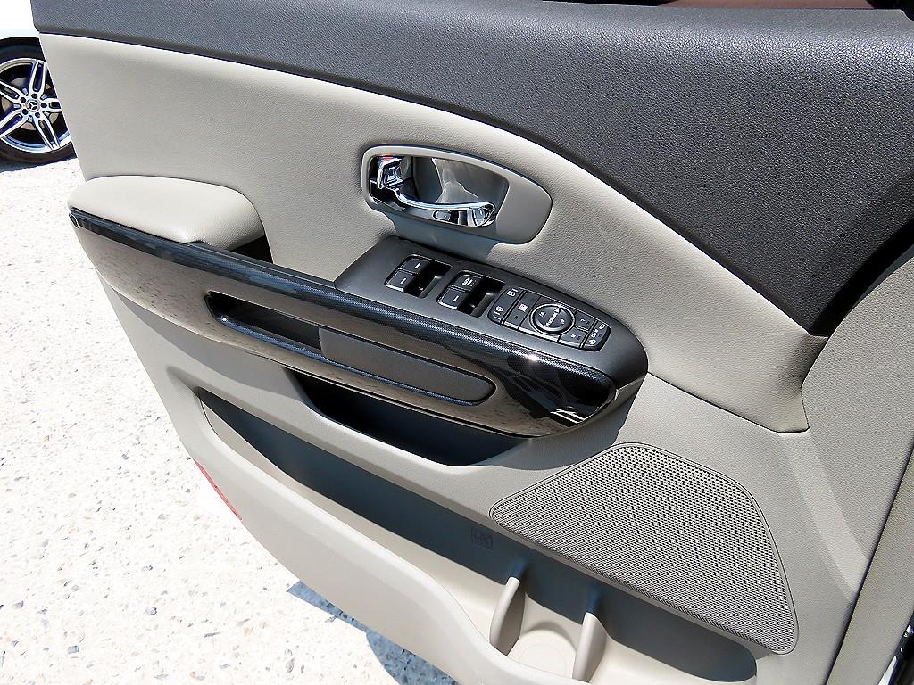 KIA Carnival - Vista 11