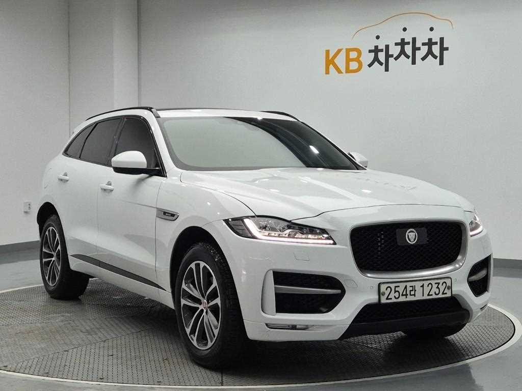 Jaguar F-PACE - Vista 4