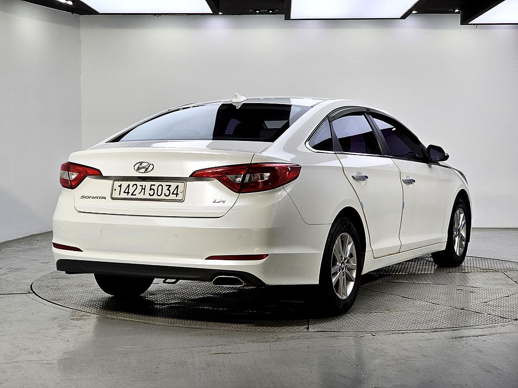 HYUNDAI Sonata - Vista 4