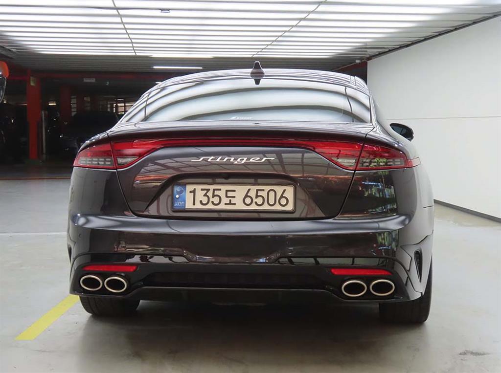 KIA Stinger - Vista 3