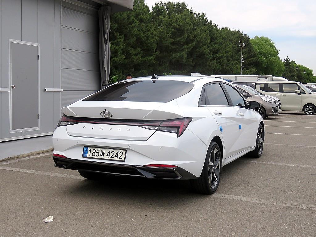 HYUNDAI Avante - Vista 4