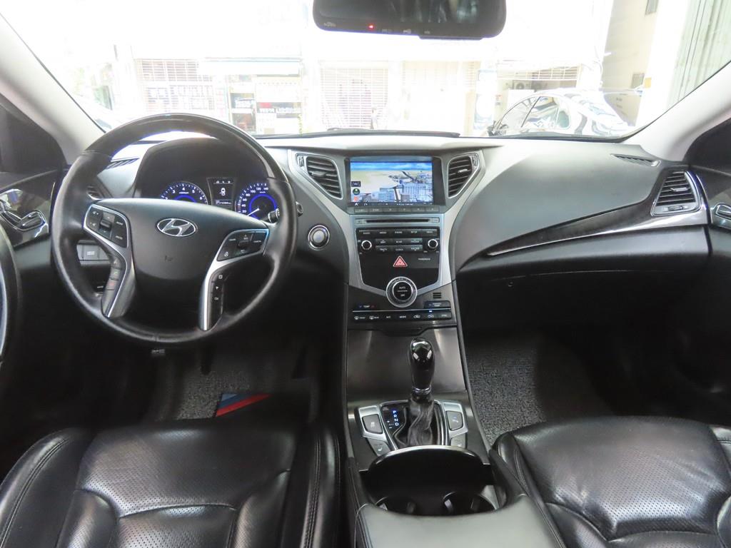 HYUNDAI Grandeur - Vista 7