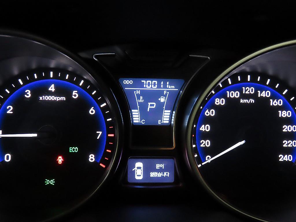 HYUNDAI Veloster - Vista 9