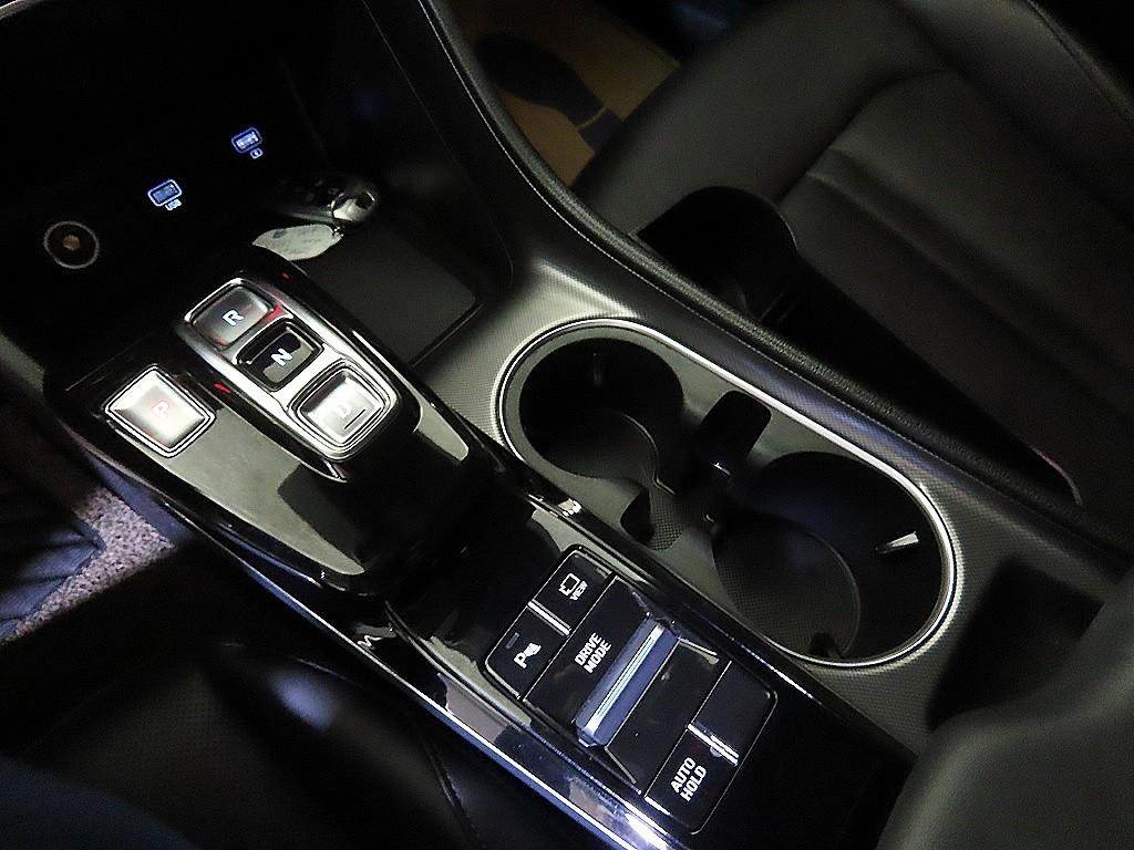HYUNDAI Sonata - Vista 12