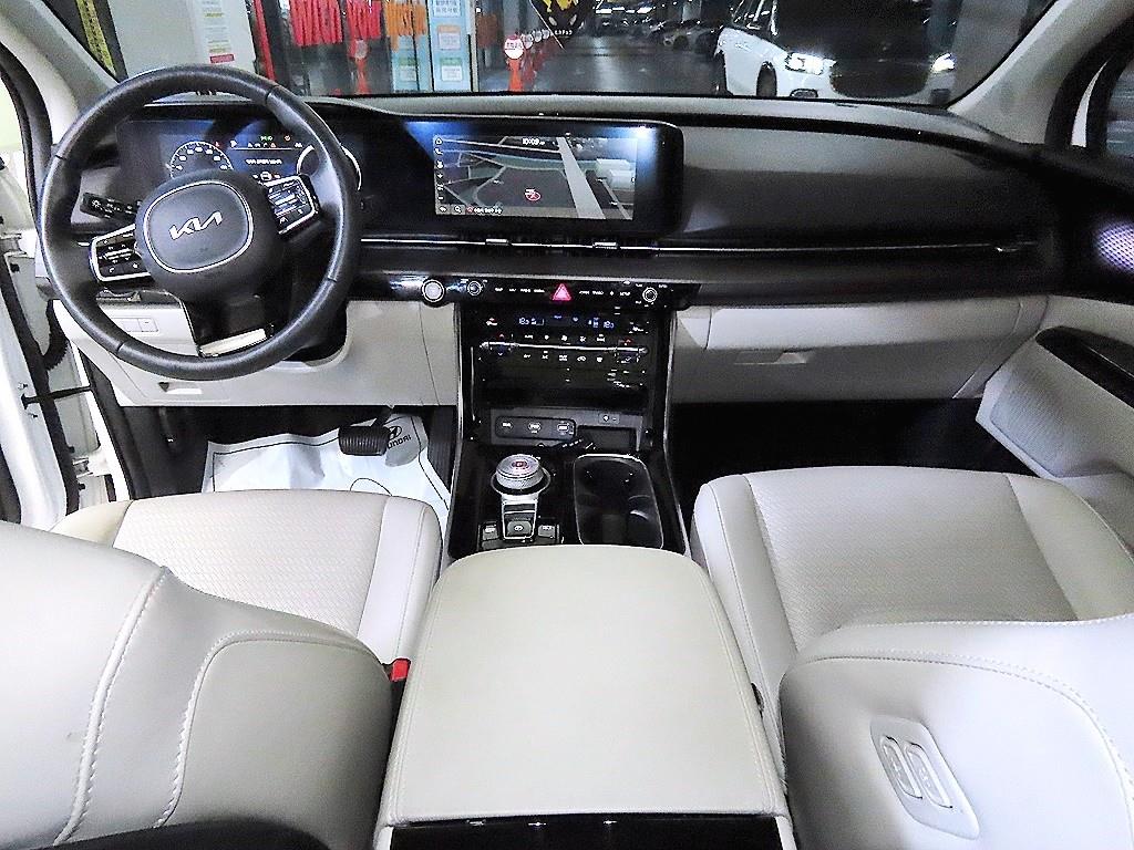 KIA Carnival - Vista 10