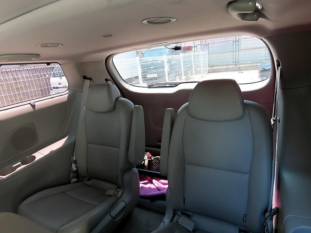KIA Carnival - Vista 6