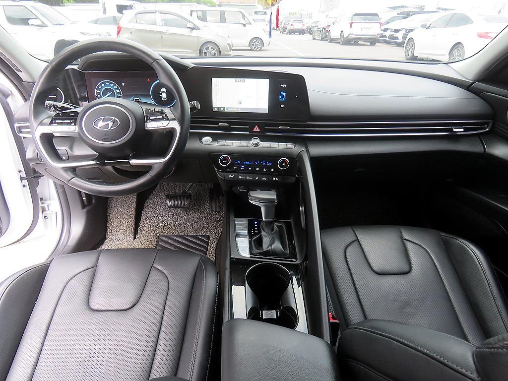 HYUNDAI Avante - Vista 8