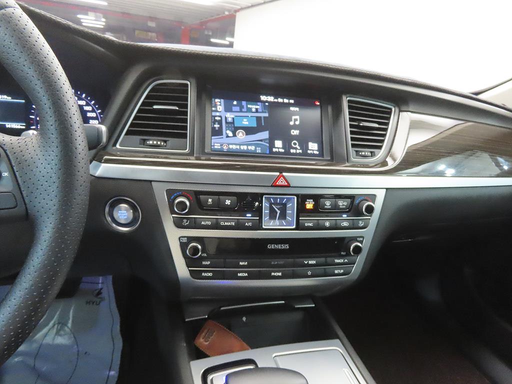 Genesis G80 - Vista 10