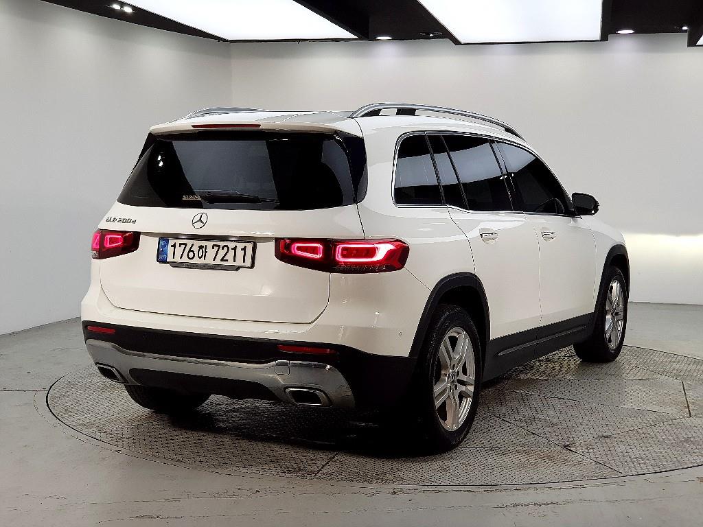 Mercedes Benz GLB Class - Vista 4