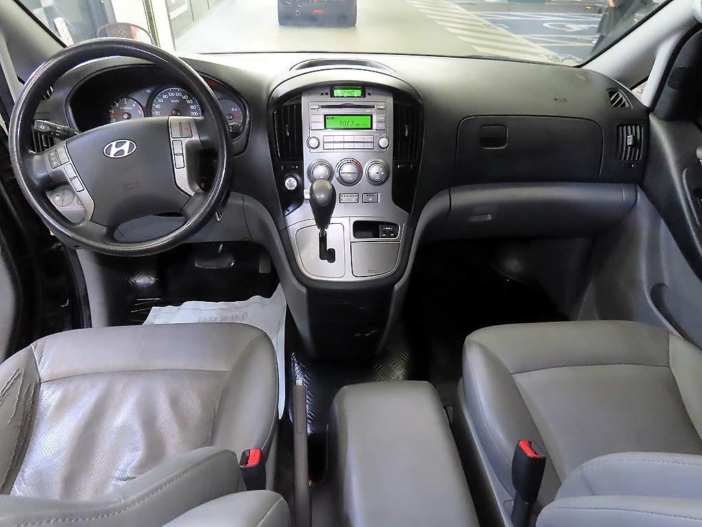 HYUNDAI Starex - Vista 10