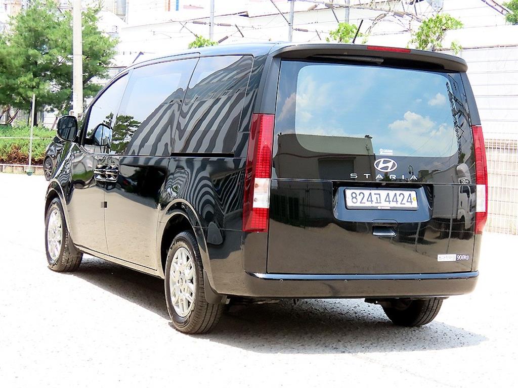 HYUNDAI Staria - Vista 3